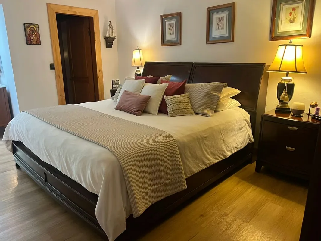 Si lo que desea es vivir en el centro de la ciudad o comunidad, en residencial de acceso restringido, con todos los servicios, sin pagar cuotas condominales, en una casa ...