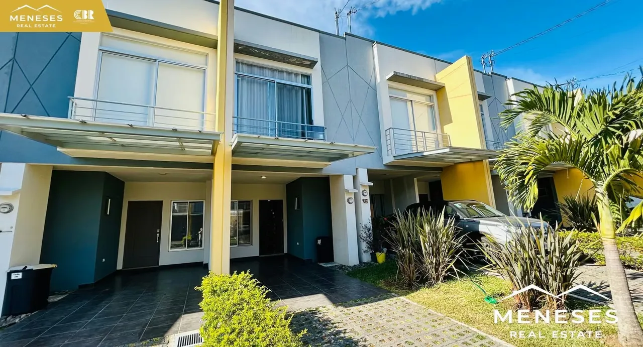 Venta de Casa en Condominio Vía Heredia, San Pablo de Heredia, ubicada en zona céntrica y de alta plusvalía, con rápido acceso al centro de Heredia, cerca de comercios, ...