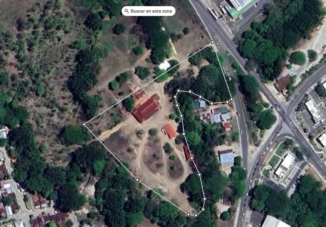Prime location: Right at the main entrance to Nicoya, Guanacaste