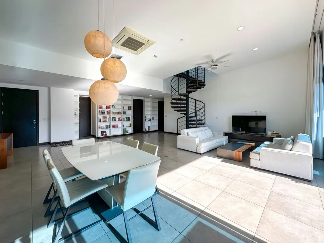 VENTA DE PENTHOUSE EN 203 GUACHIPELIN CON TERRAZA PRIVADA