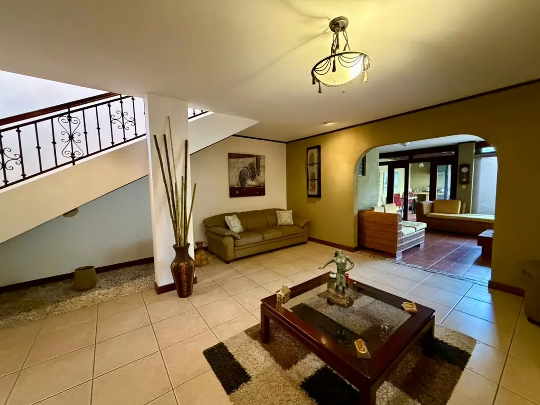 INDEPENDENT HOUSE FOR SALE - GATED COMMUNITY - CURRIDABAT