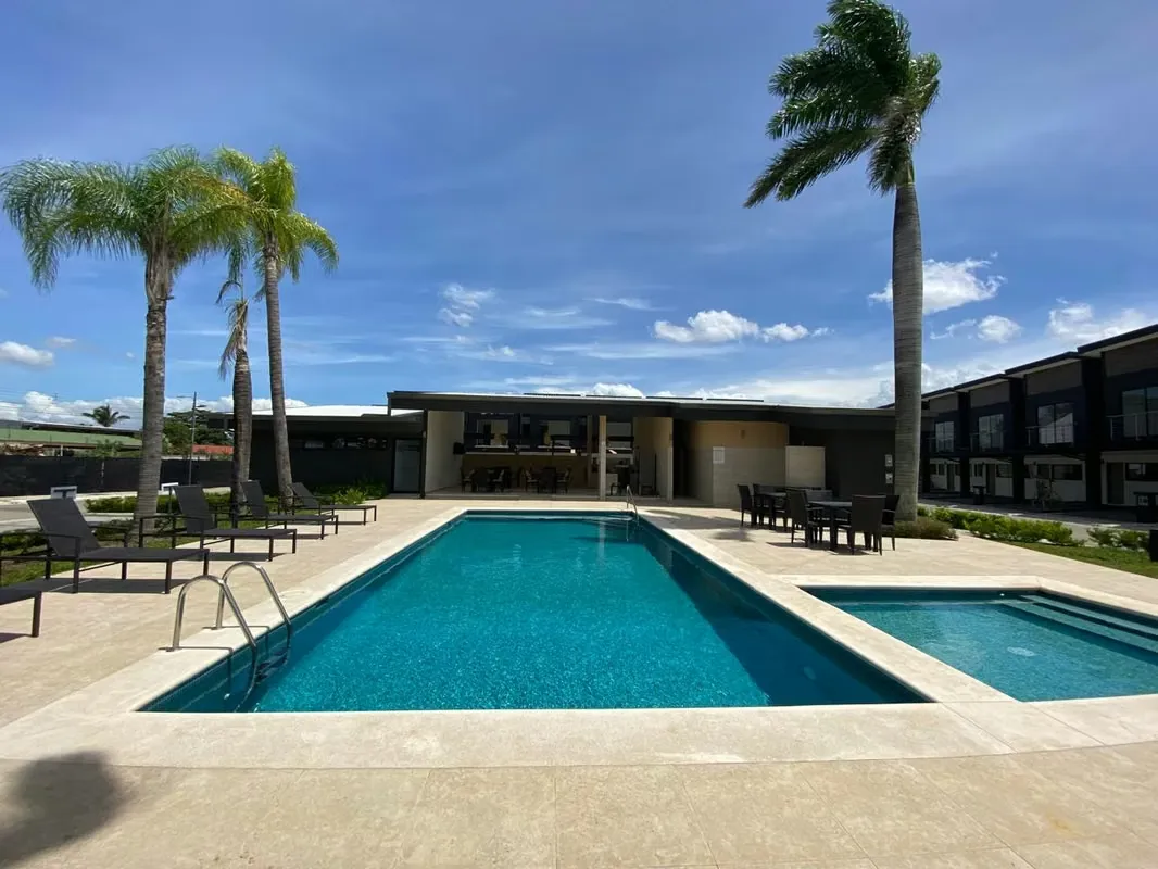 Descubrí el equilibrio perfecto entre tranquilidad y diseño contemporáneo en Condominio Arcadia, un proyecto residencial en Alajuela que redefine la calidad de vida. Viví en casas ...