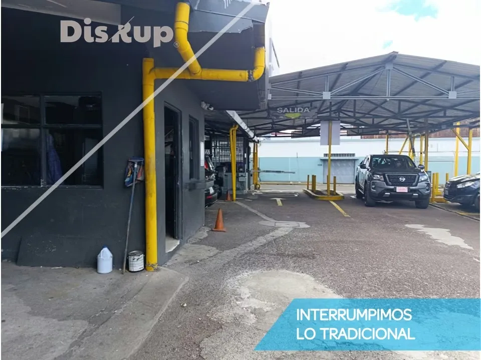 Fully equipped parking lot for sale in San José.