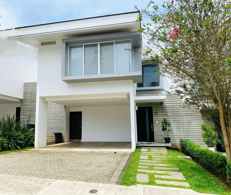 SE VENDE Casa contemporánea. Condominio. Escazú AV
