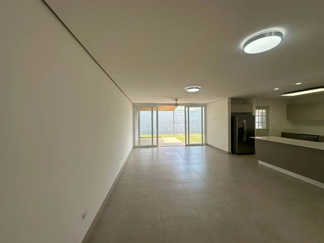 CASA PARA SEGUIR ESTRENANDO !!! EN GUACHIPELIN -Alquiler