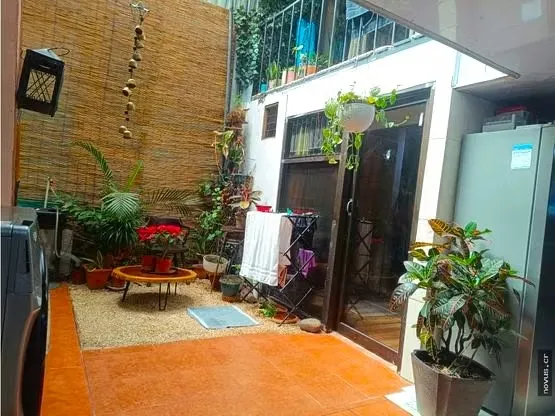 Se vende casa con apartamento. Montes de Oca
