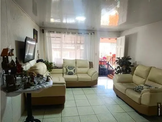 La casa esta ubicada en Urb El Roble en San Rafael de Montes de Oca. Residencial con control de acceso y aguja. — photo 3
