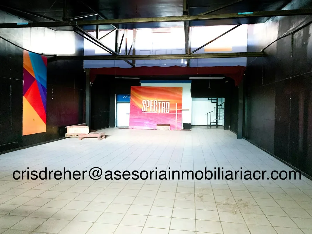 Se Vende Local Comercial con excelente ubicación en San José Centro, frente al Parque Los Mercaditos. A 100 metros de PLAZA VIQUEZ. — photo 4