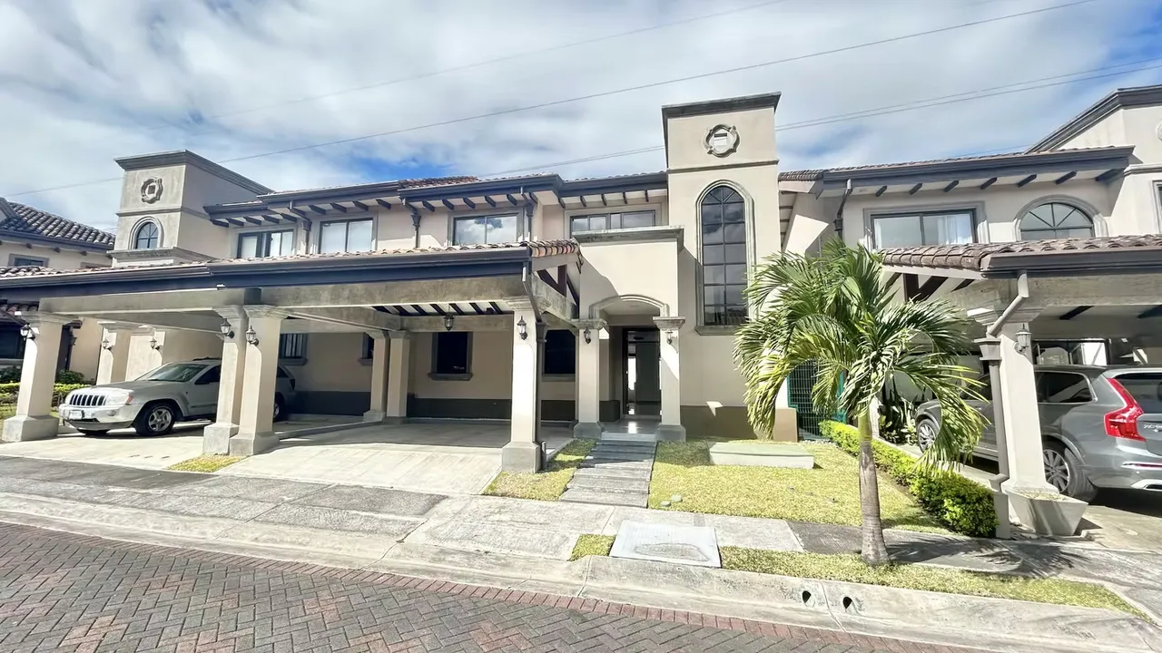 ¡Descubra su nuevo hogar en uno de los condominios más exclusivos de Guachipelín de Escazú!