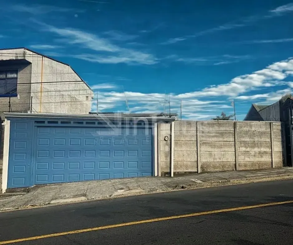 Venta de Casa con amplio terreno