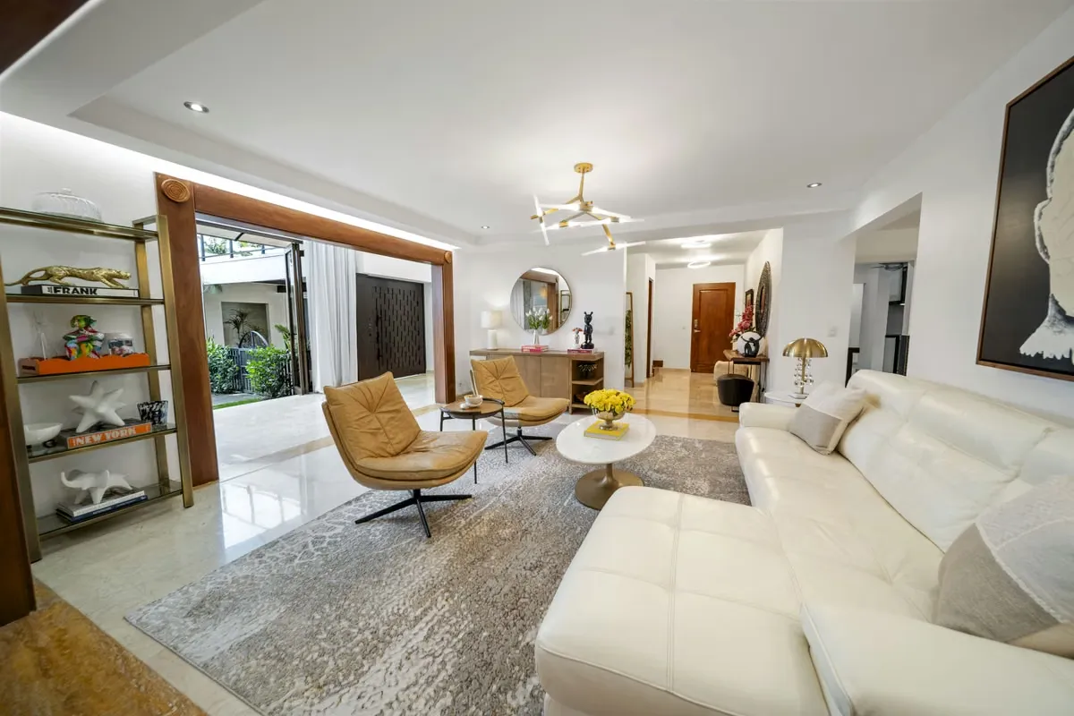 LUXURY TURNKEY RESIDENCE WITH PANORAMIC VIEWS + GUEST HOUSE IN CERRO ALTO ESCAZU