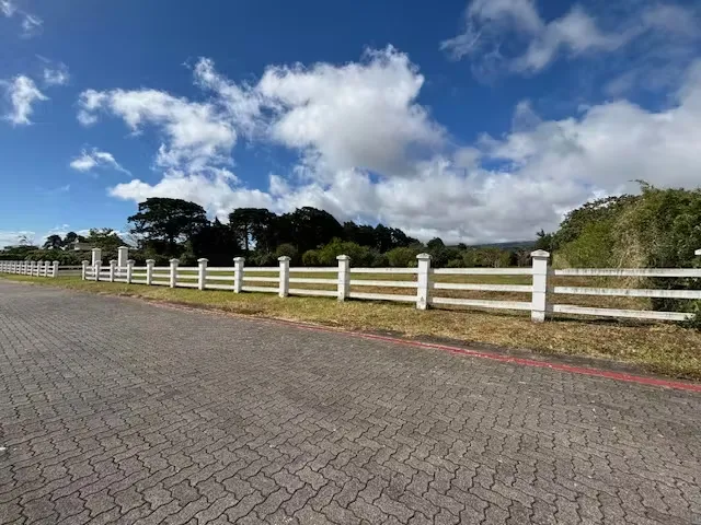 Exclusive lot for sale in a gated community in San Isidro de Heredia!