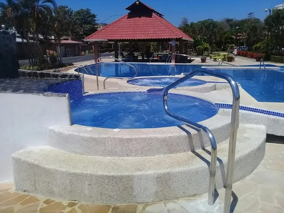 Great opportunity to live or invest in one of Jacó’s most desirable areas. This condo is located downtown, ...