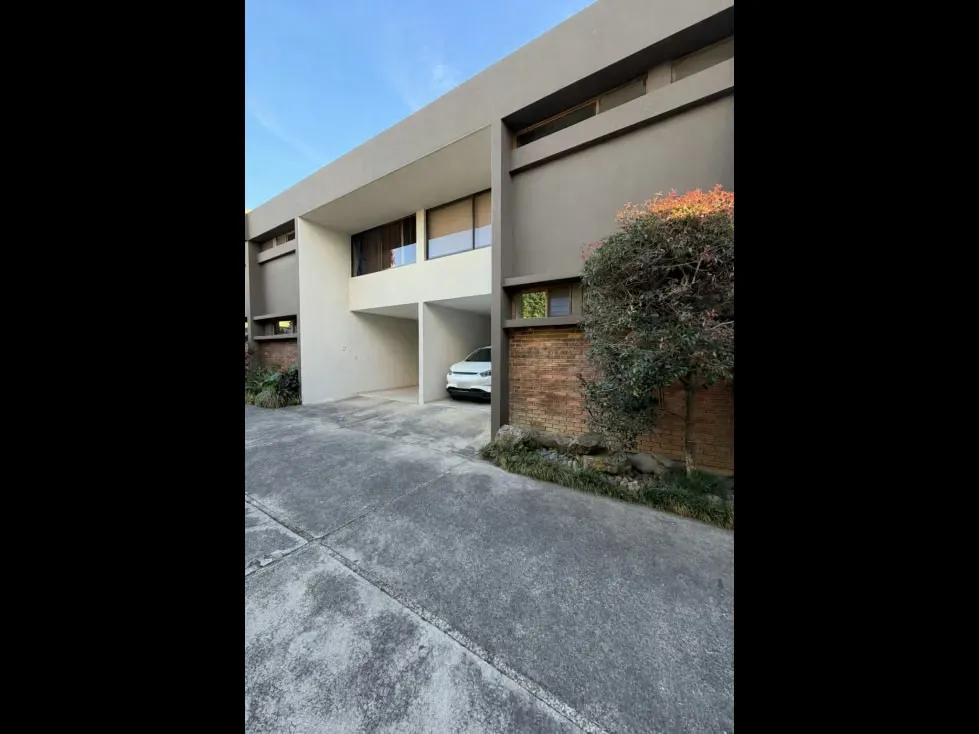 Se vende casa en condominio exclusivo – La Sabana, San José