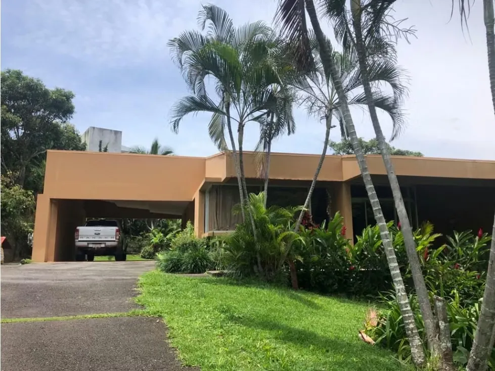 Amplia Casa en Venta – Santa Ana, San José