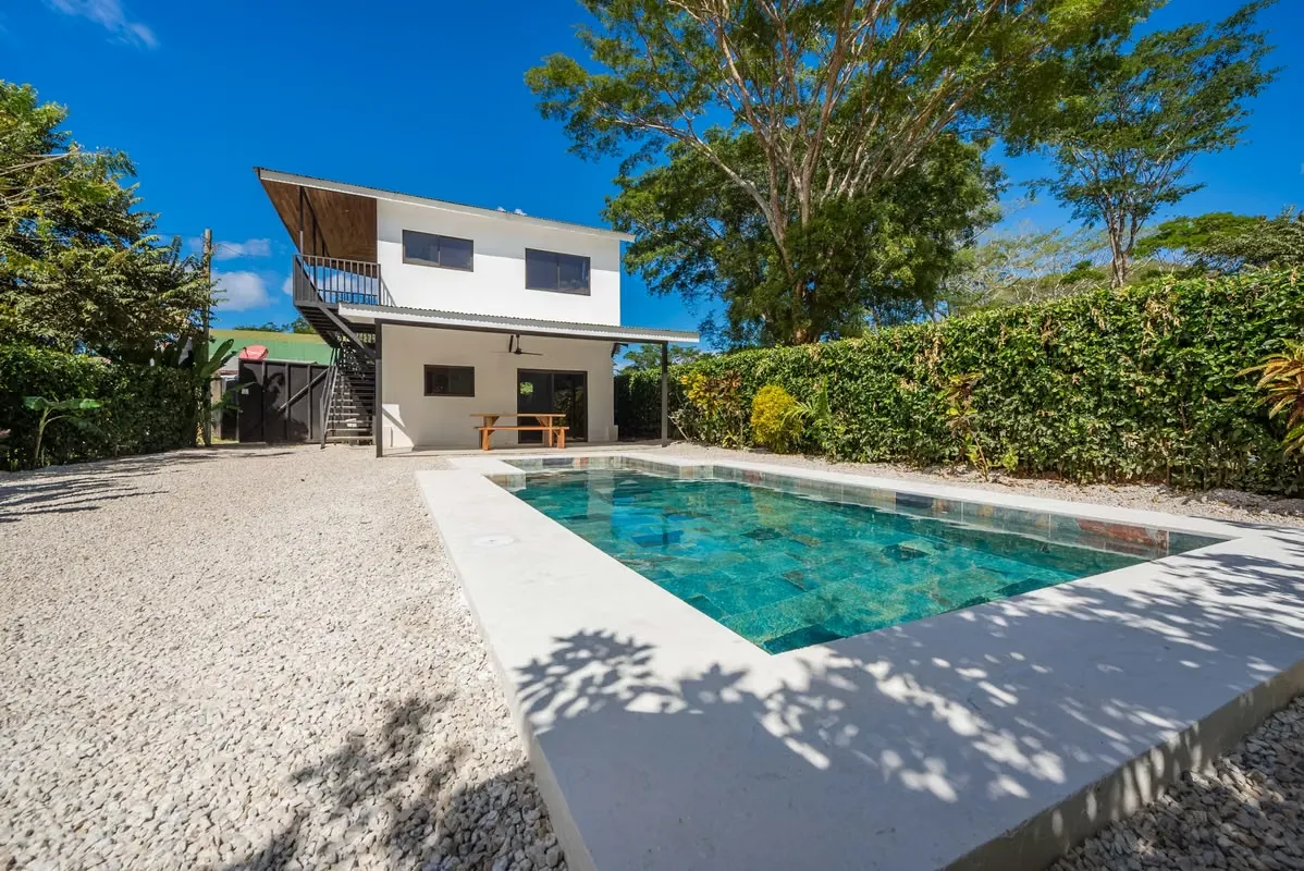 Encantadora casa de 2 pisos cerca de Playa Grande