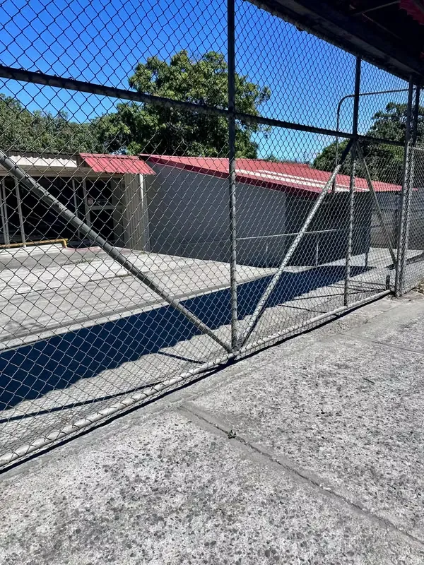 Local comercial en renta en Santa Ana, USO DE SUELO MIXTO