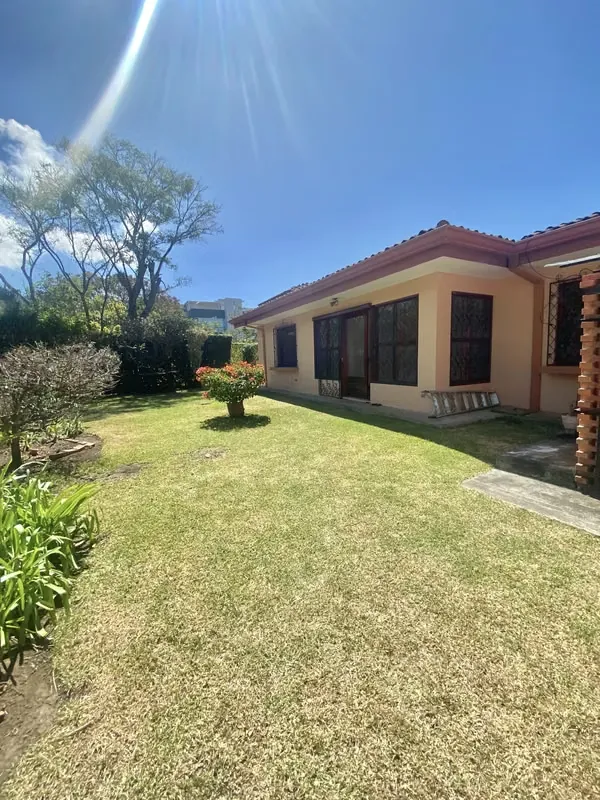 Escazú – Guachipelín Sur Beautiful Single-Story Home for Rent 4 BDR