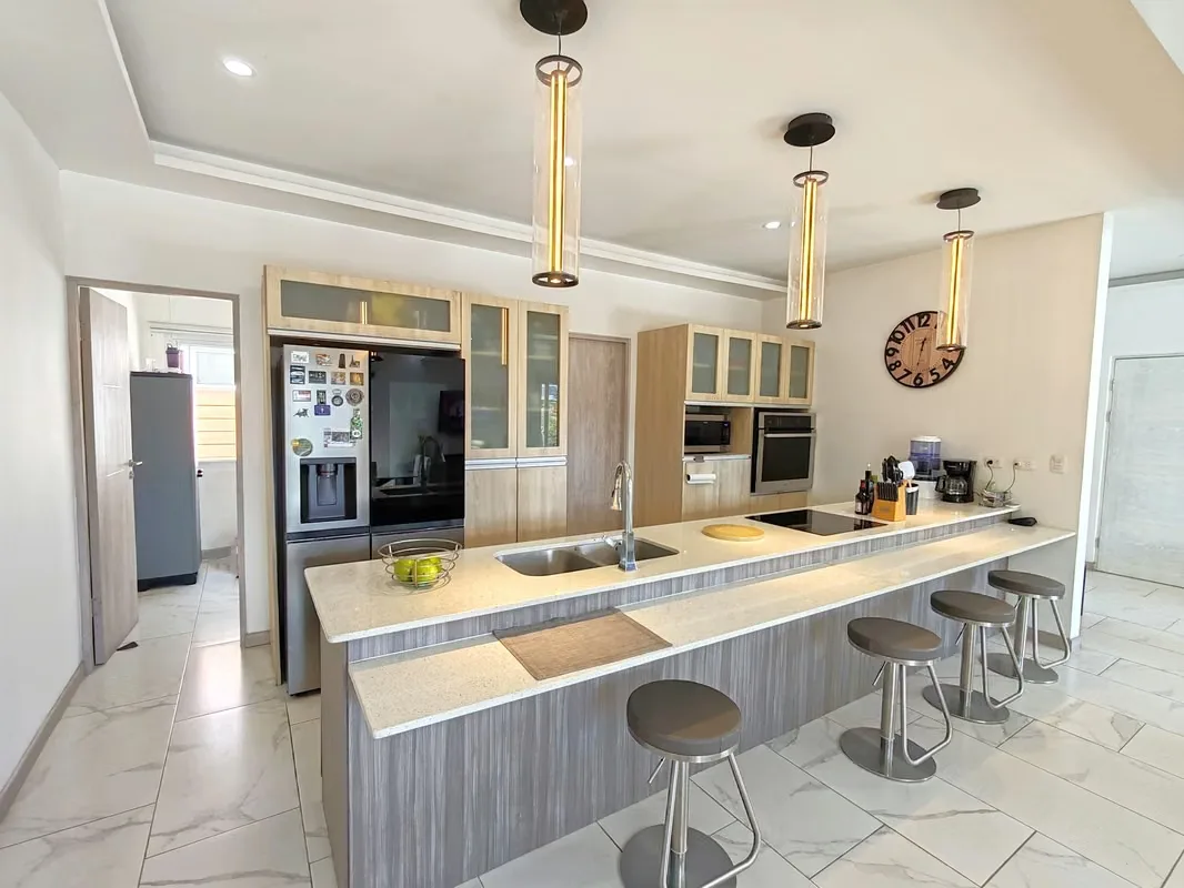 Apartment for Sale: 4 Bedrooms – Uruca — photo 3