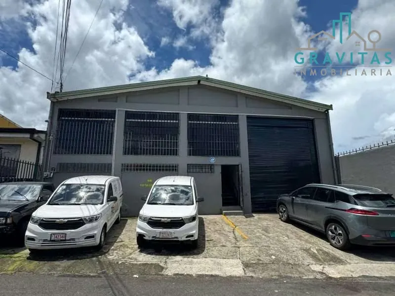Venta de bodega en Desamparados | 430 m2 | USO COMERCIAL | F 661
