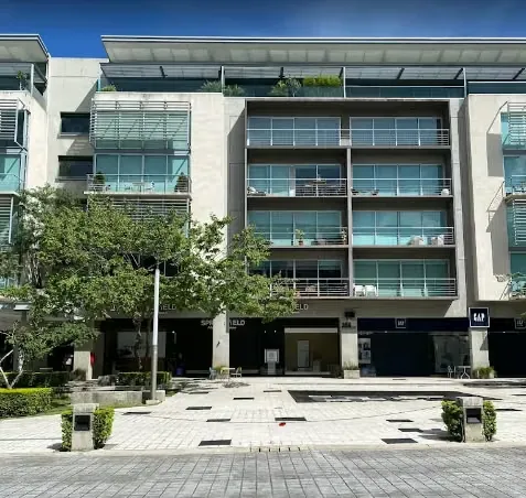 Choose to live in an exceptional place with all the comforts of the 21st century, surrounded by the best shops, restaurants, ...