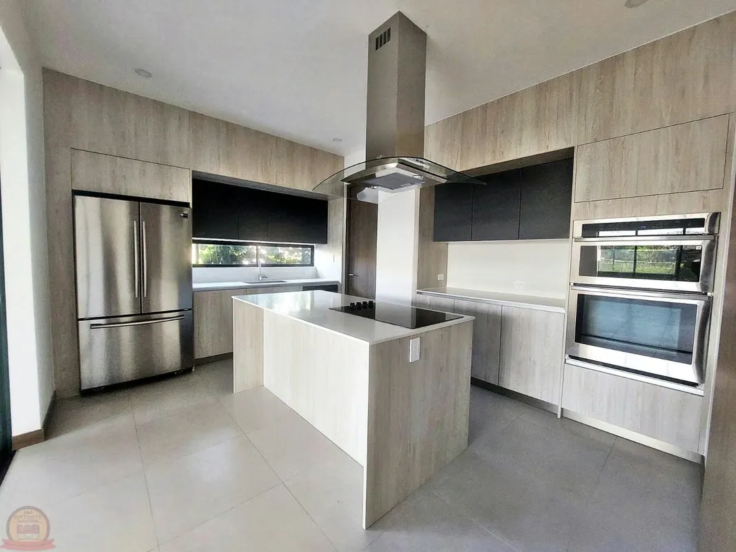 ONE-LEVEL HOUSE FOR RENT IN LATITUD LINDORA, SANTA ANA*