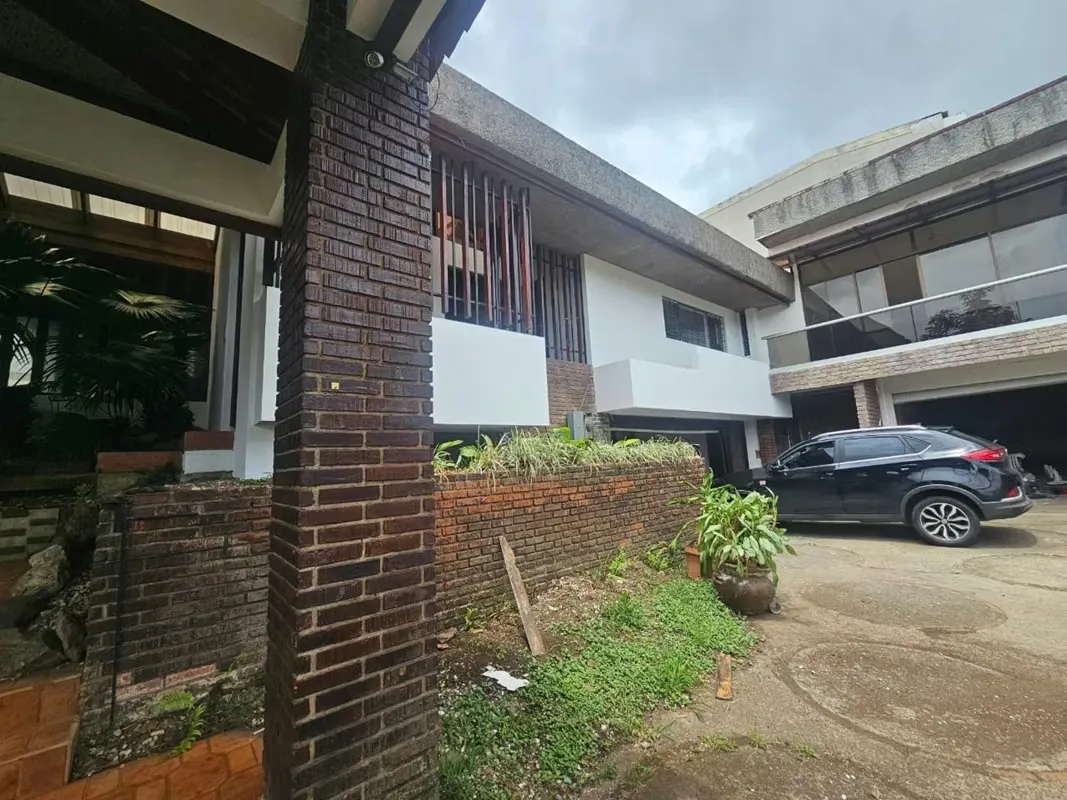 This is an excellent property, zoned for commercial use, perfect for restaurants, medical offices, general offices, and more!