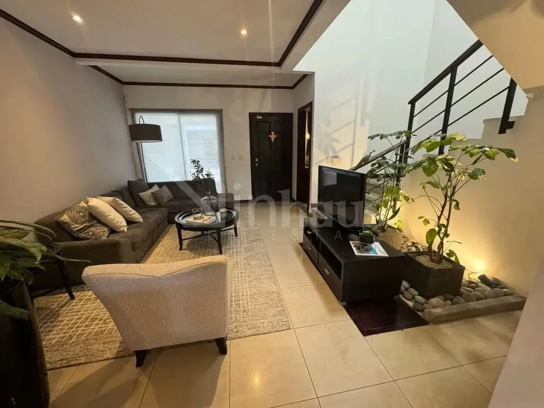 Se vende casa en condominio familiar de solo 6 unidades, ideal para quienes buscan privacidad, tranquilidad y un ambiente seguro. La propiedad cuenta con diseño moderno, finos acabados ... — photo 3