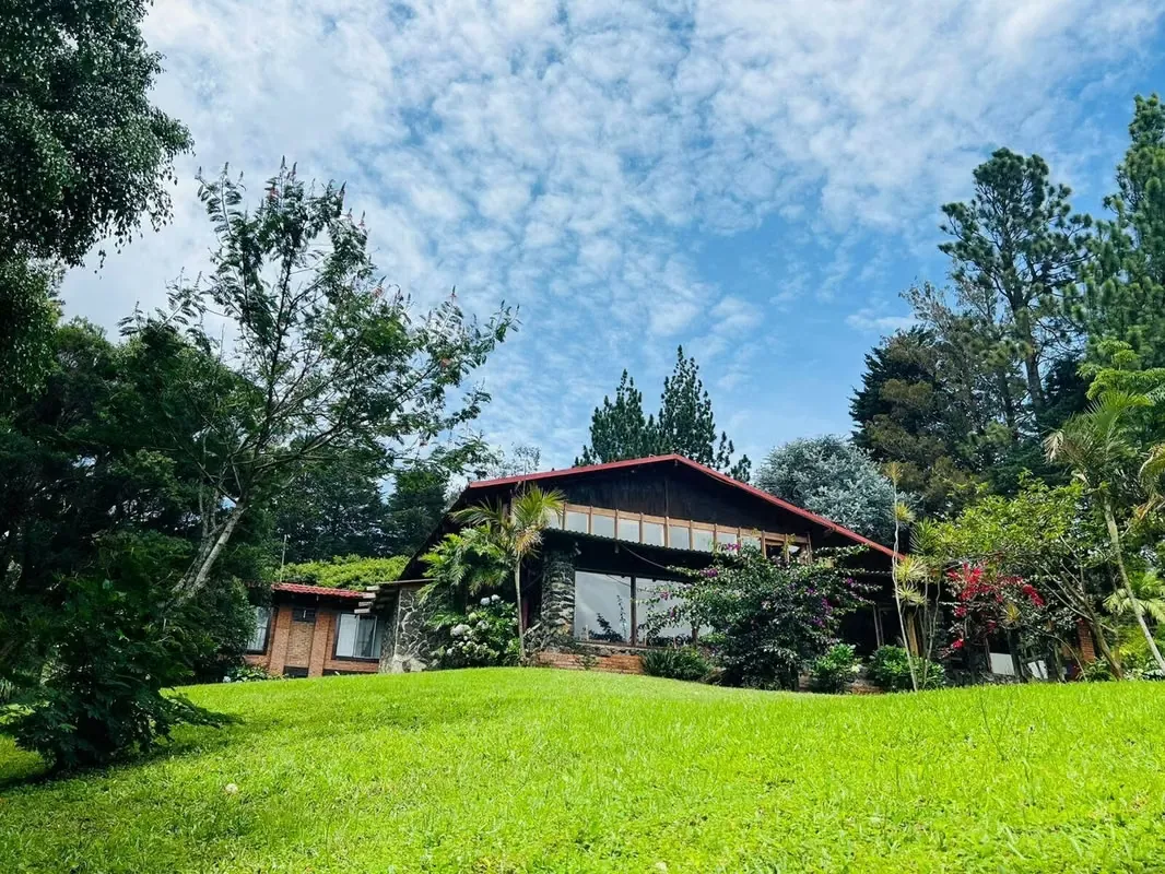 Hotel Boutique con Cabañas y Restaurante Mountain Hotel for Sale in Heredia Costa Rica | Turnkey Investment Property