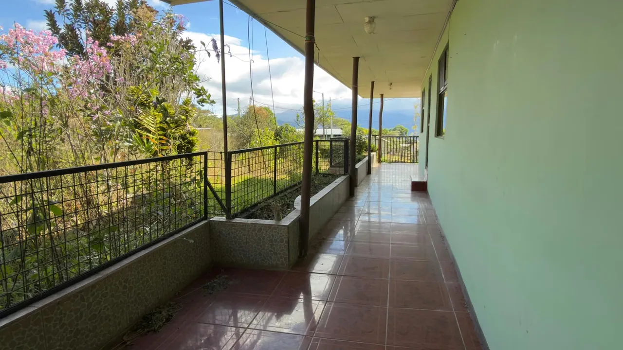 Casa de habitación 1 planta: Sala, comedor, cocina, 2 baños completos, 2 dormitorios, 1 oficina , Lavandería