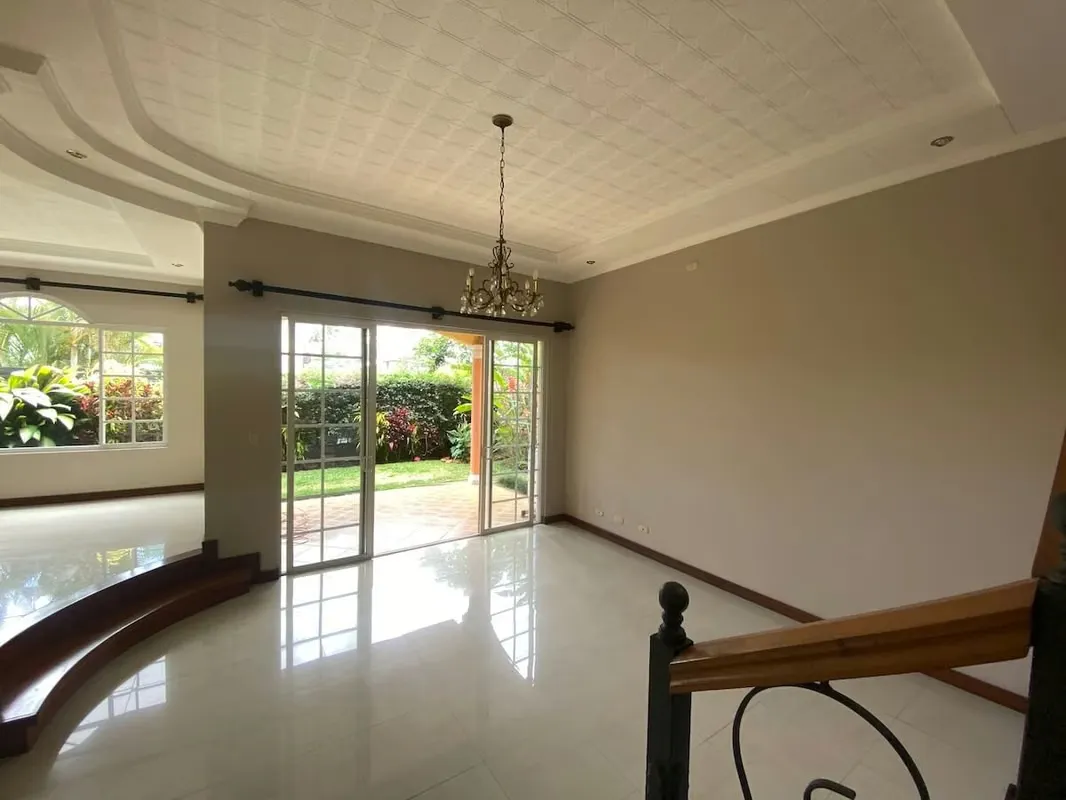 Se vende para inversión condominio Ayarco Campestre, Pinares, Curridabat (AD)