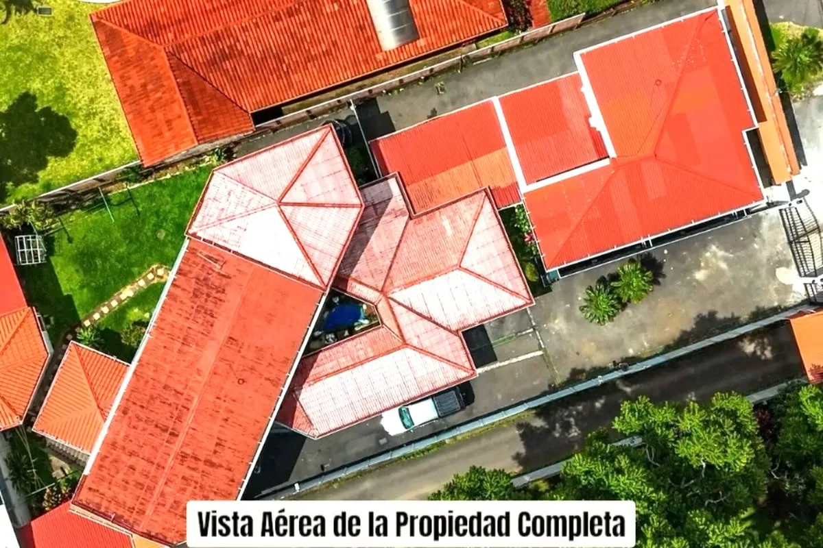 This spacious home in Santo Domingo, Heredia, offers exceptional versatility for investors, ... — photo 2