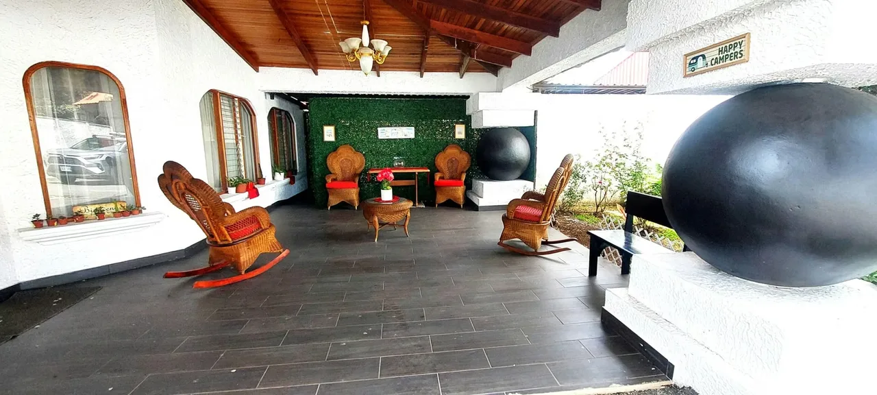 This spacious home in Santo Domingo, Heredia, offers exceptional versatility for investors, ... — photo 3