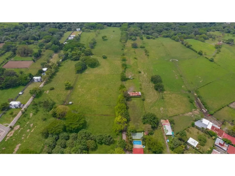 Venta de Hermosa Propiedad Tipo Quinta, La Guacima de Alajuela