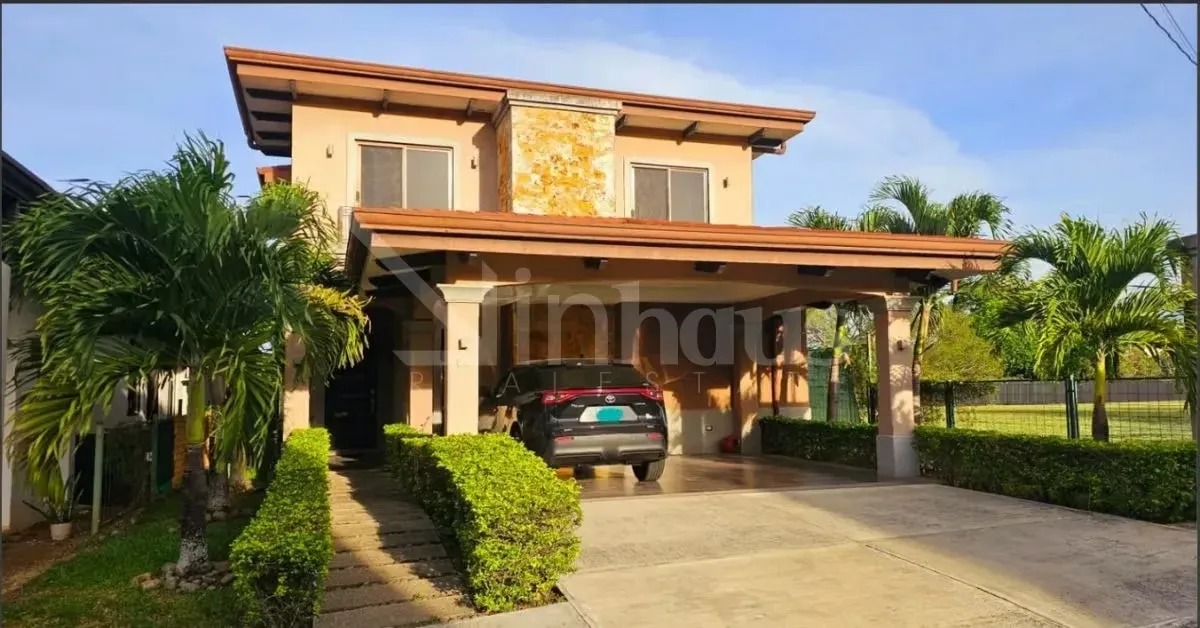 Venta de casa ubicada en condominio en la Guácima, Alajuela