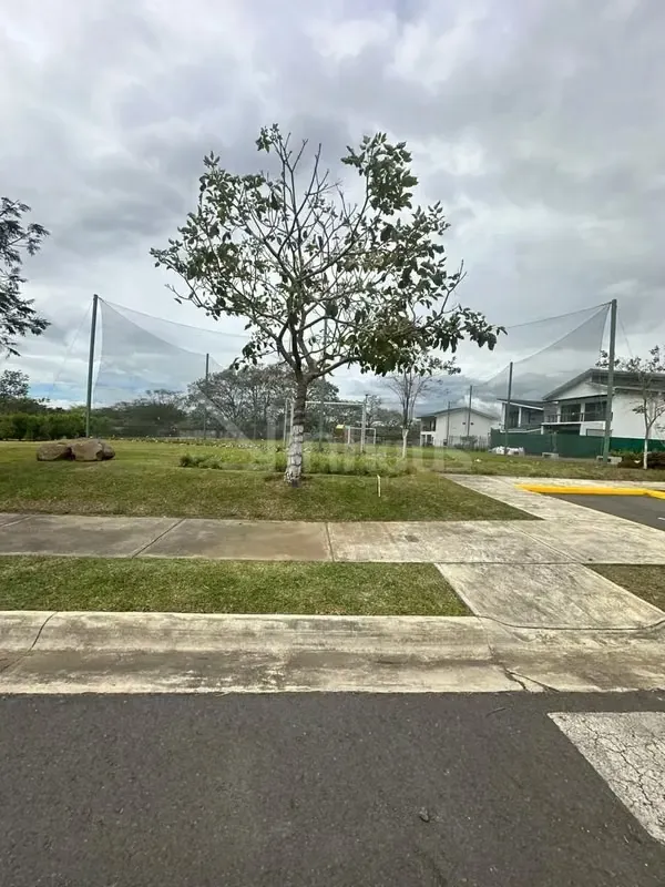 Amenidades: Casa club, Piscina, Gym, Cancha de futbol, Pet Park ...
