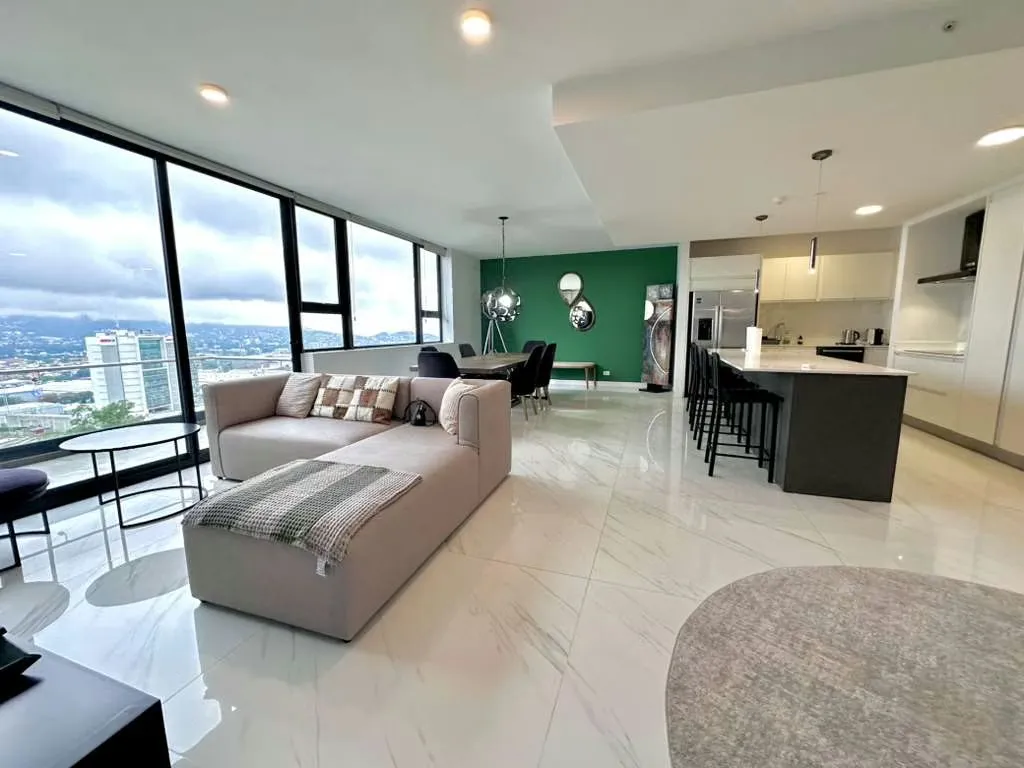 FOR SALE SPECTACULAR PENTHOUSE WITH AMAZING VIEWS FOR INVESTMENT