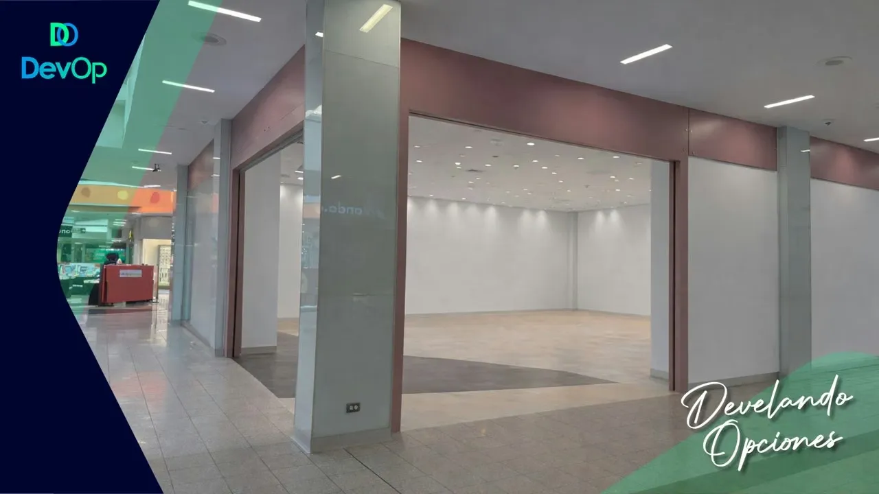 SE VENDE LOCAL COMERCIAL EN EL PASEO DE LAS FLORES.