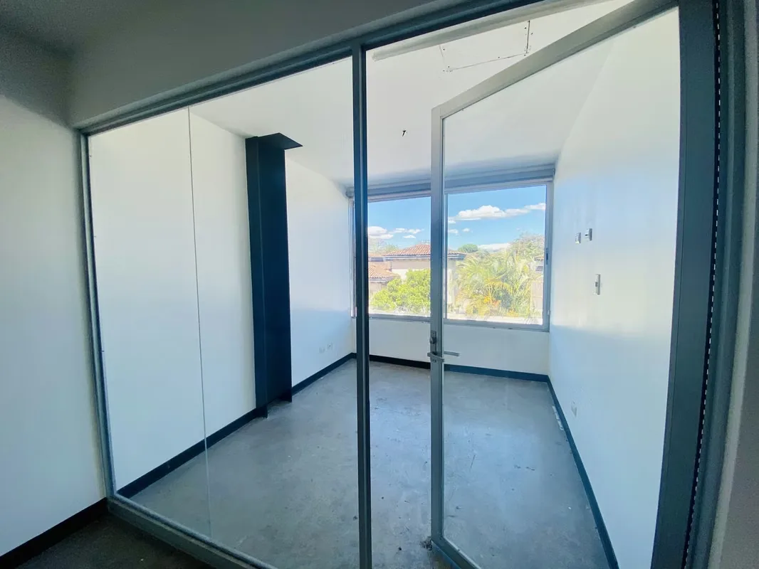 Office for Rent, 86 m² in Shopping Center - Lindora, Santa Ana — photo 2