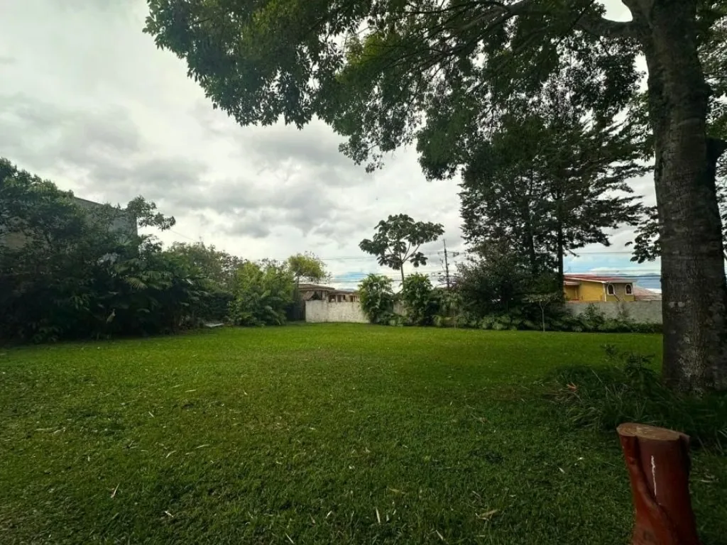 This exceptional property is strategically located in San Rafael de Montes de Oca, one of the most desirable and high-demand areas for commercial and professional development. Featuring ... — photo 2