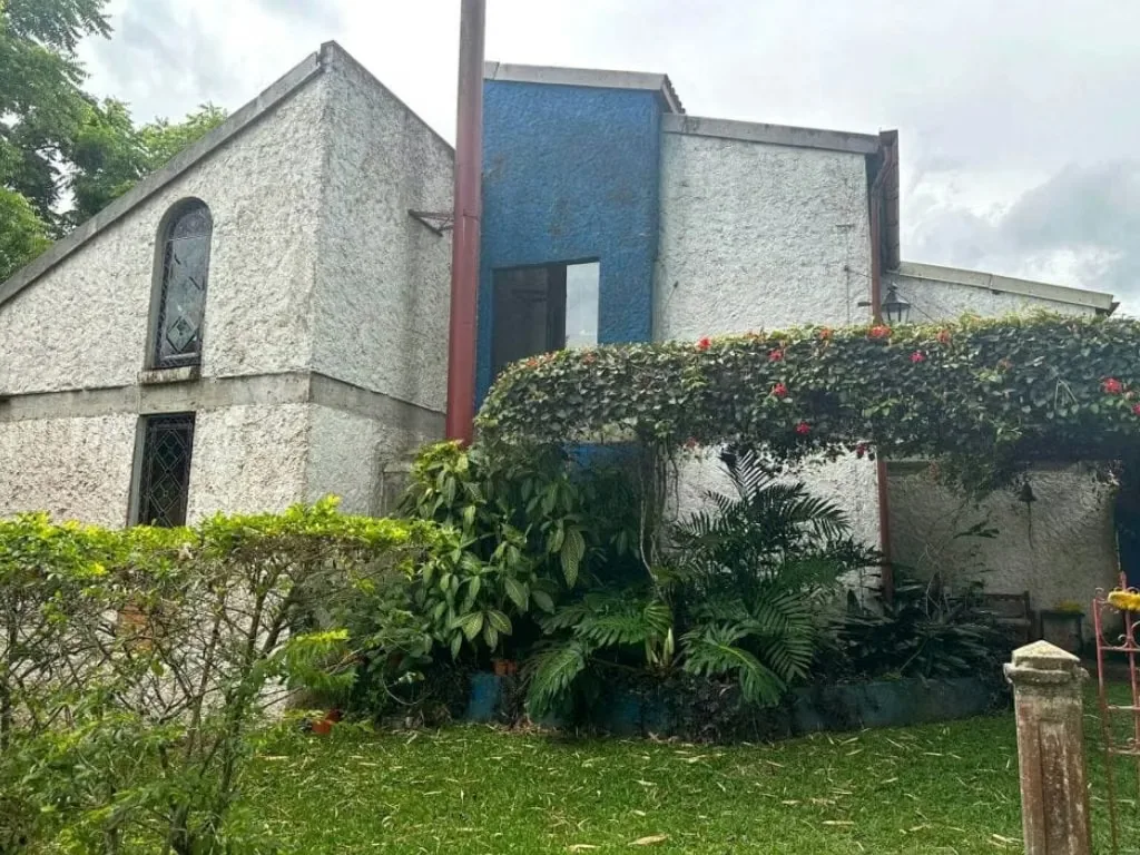 This exceptional property is strategically located in San Rafael de Montes de Oca, one of the most desirable and high-demand areas for commercial and professional development. Featuring ... — photo 4