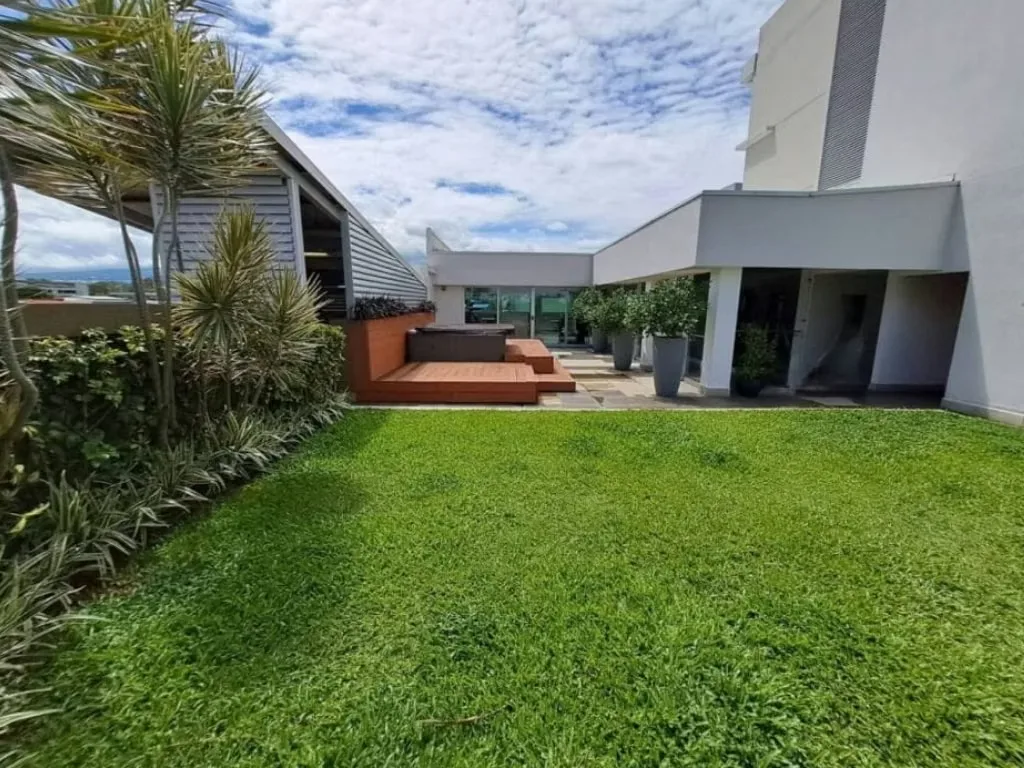 Condominium Name], strategically located just steps from Mall San Pedro. Ideal for ... — photo 5