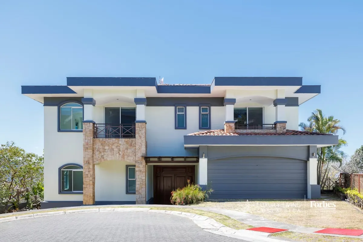 Located in Guachipelín north, Escazú, This spacious contemporary home with Mediterranean influence is located in Puerta del Sol Condominium featuring ...