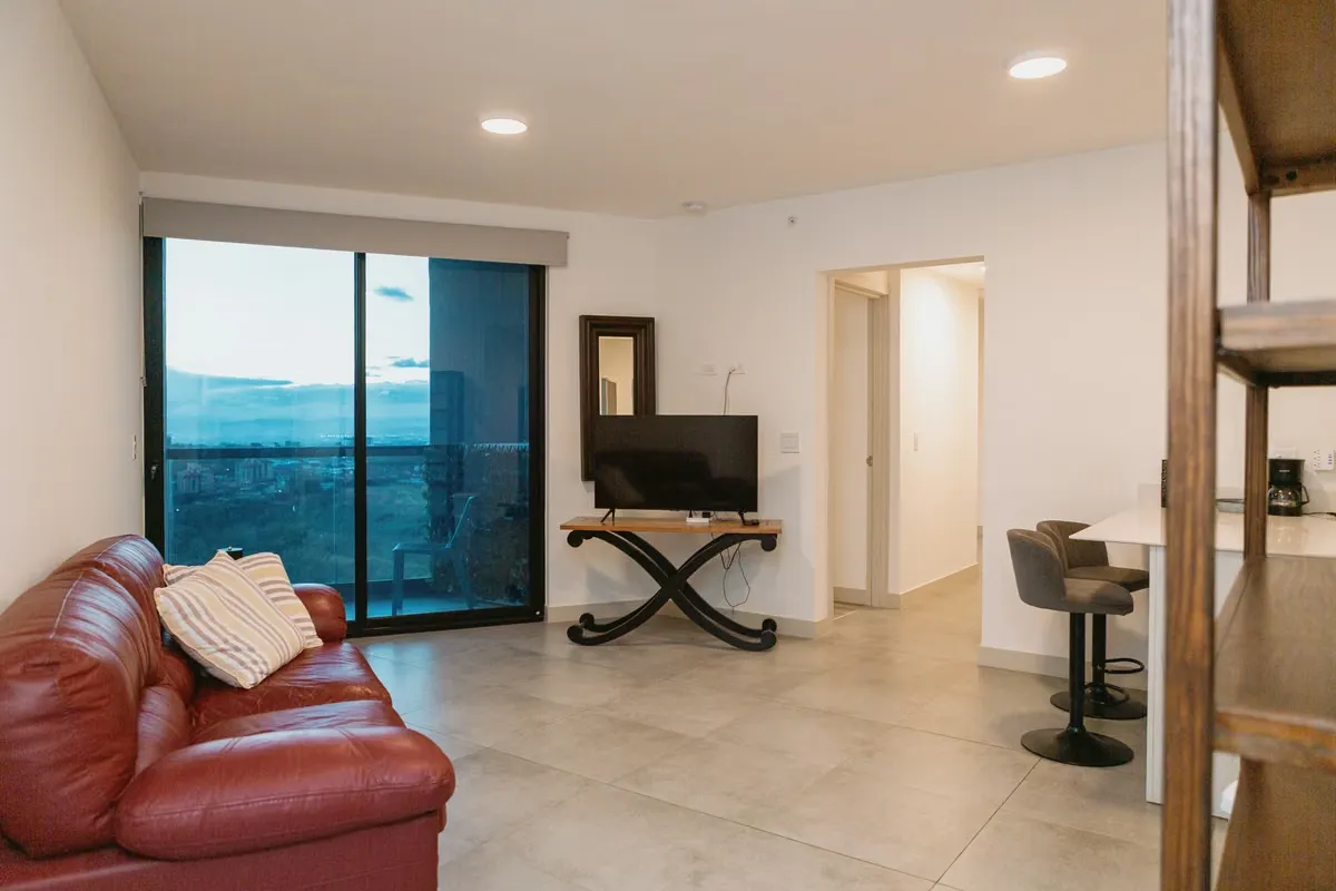 Se alquila apartamento amueblado en el prestigioso Condominio Núcleo Sabana, ubicado en piso ...