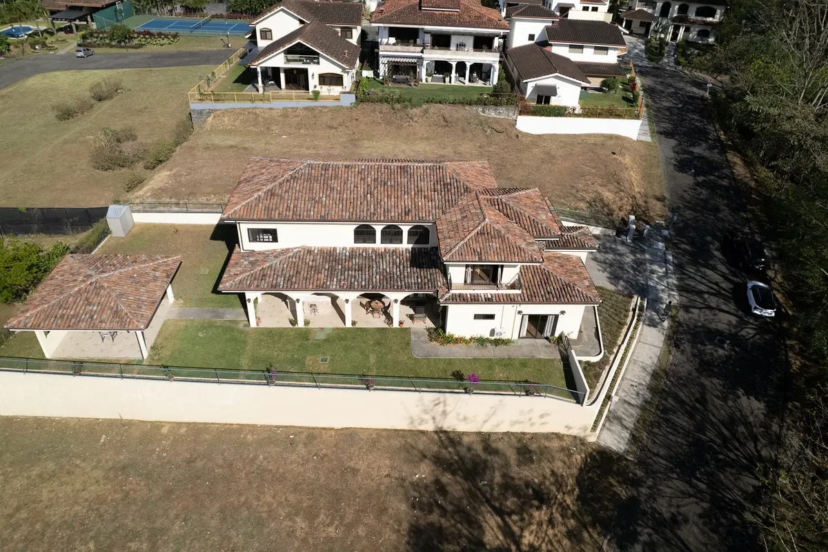 For SALE! Exclusive Luxury Residence in Gated Community – Brasil de Santa Ana