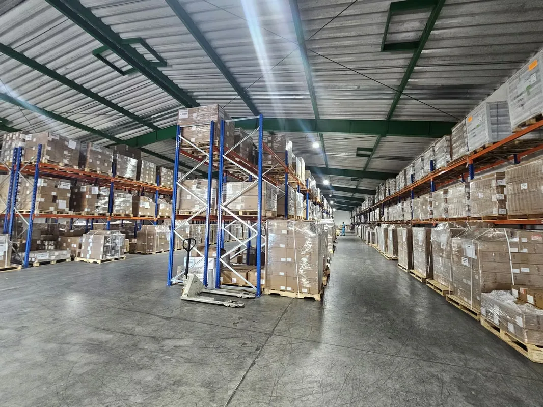 Strategically located in the industrial and commercial area of Pavas, this property boasts excellent visibility, proximity to all amenities and services, and easy access.