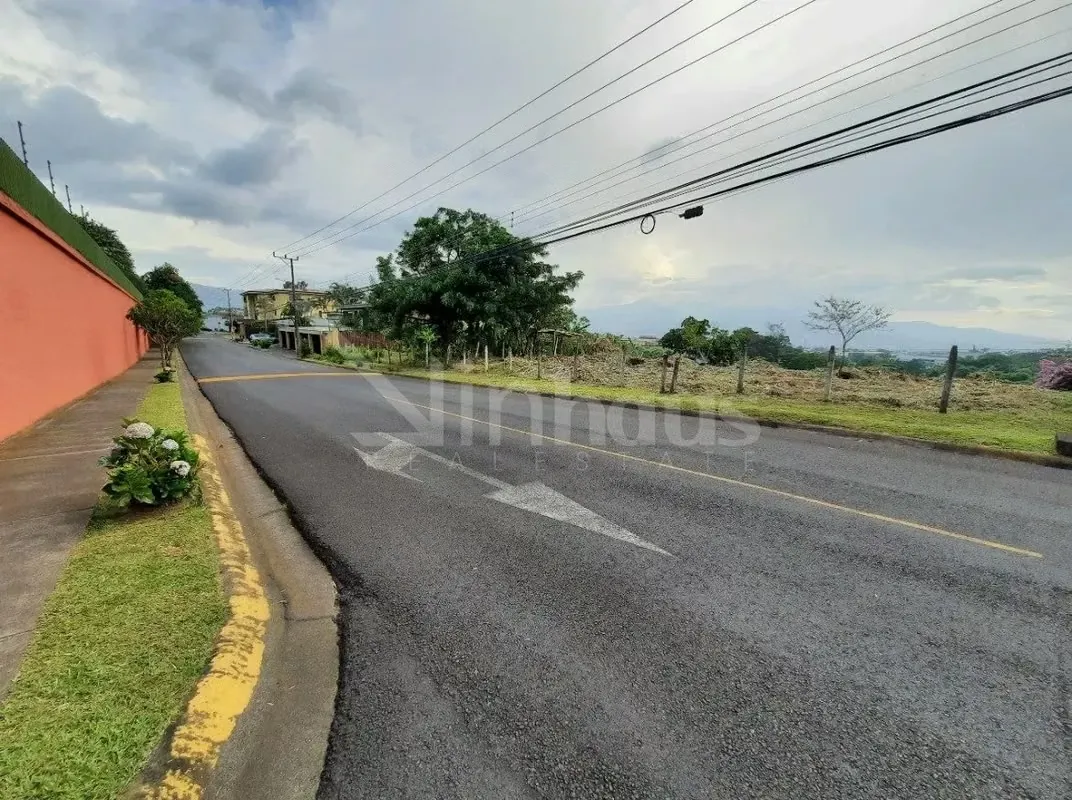 id 39965 Hermoso lote para residencia o desarrollo habitacional en Guayabos de Curridabat
