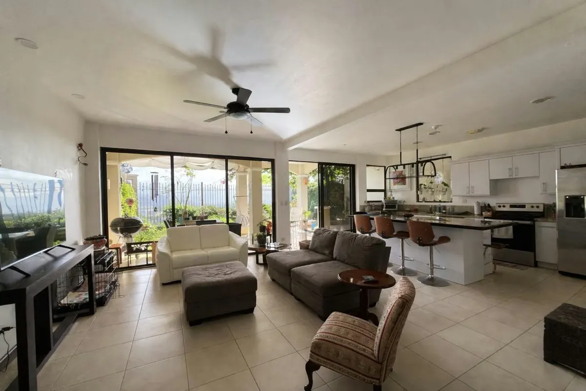 Venta de casa de lujo en exclusivo condominio en Tres Ríos