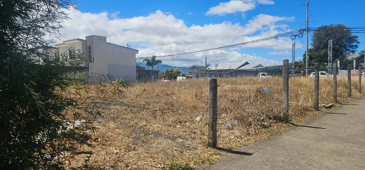 Corner lot for sale in San Pablo de Heredia, across from Maxi Pali. — photo 3