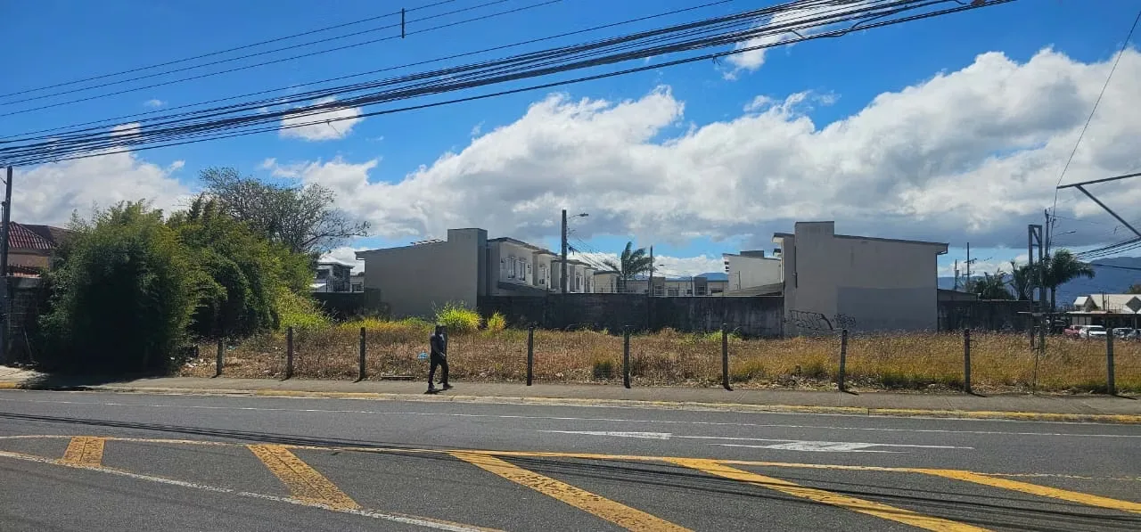 Corner lot for sale in San Pablo de Heredia, across from Maxi Pali. — photo 4